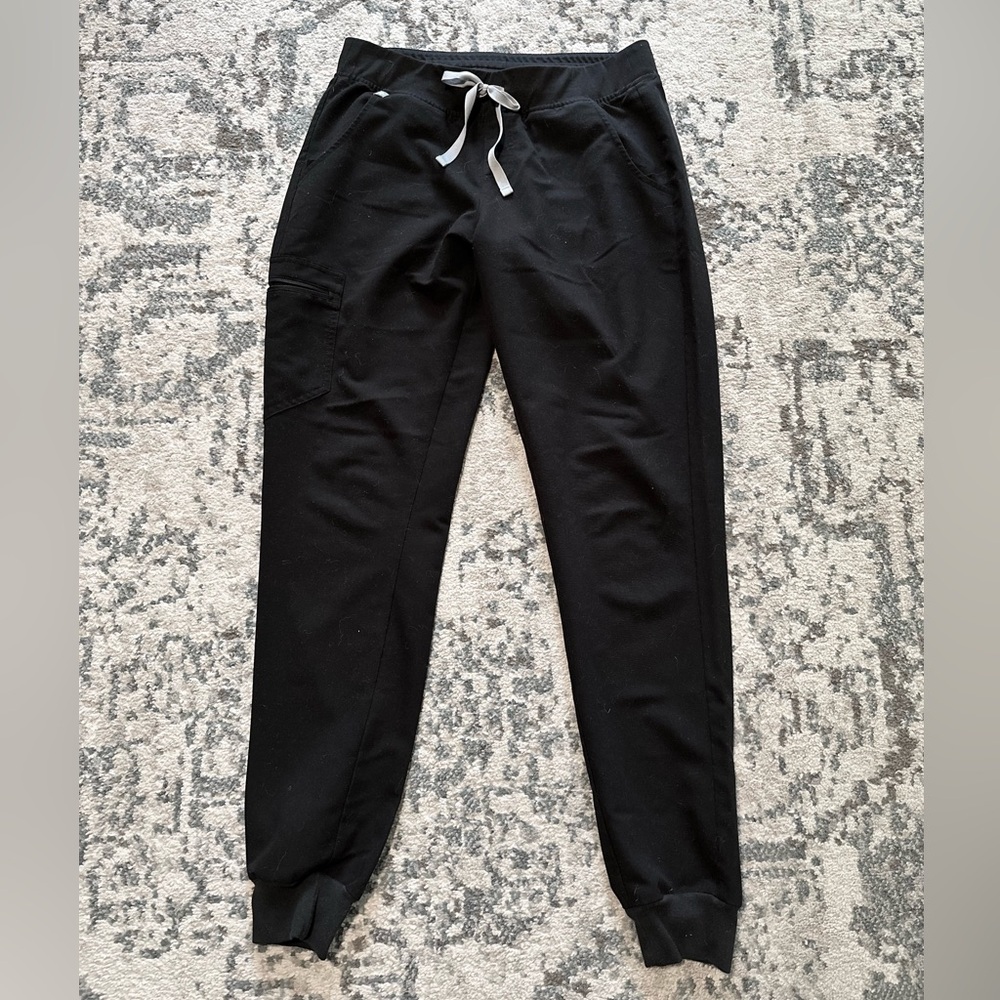 FIGS Zamora jogger black scrub pants